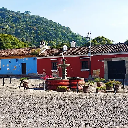 Vivienda En Antigua Gua, Totalmente Nuevo Apartment